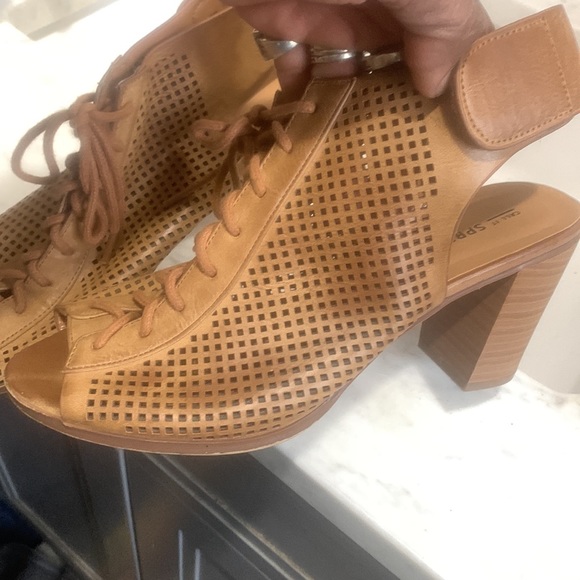 Call it spring shoes - Picture 2 of 10